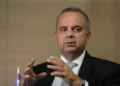 Coordenador de campanha se diz surpreso com fuga de Flávio