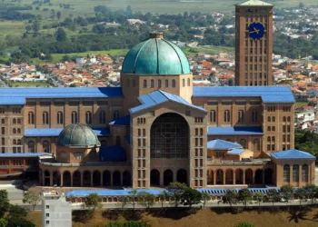Santuário de Aparecida terá missas, consagração e procissão no feriado