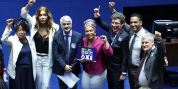 CUT elogia fim da “massacrante” 6×1; CNI quer revisar PEC aprovada