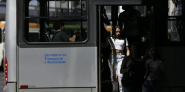 Governo envia ao Congresso proposta de tarifa zero no transporte